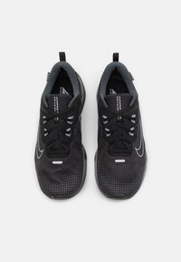 Nike Performance JUNIPER 2 GTX - Bėgimo bateliai, skirti nelygiam paviršiui - black/cool grey/anthracite