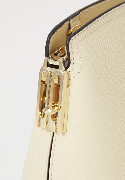 Victoria Beckham CROSSBODY - Torba preko tijela - ivory
