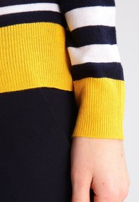 United Colors of Benetton Jumper - blue