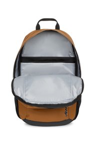 Zaino marrone e nero con interno grigio. Dotato di scomparti imbottiti e manico superiore. Chiusura con cerniera e texture liscia.