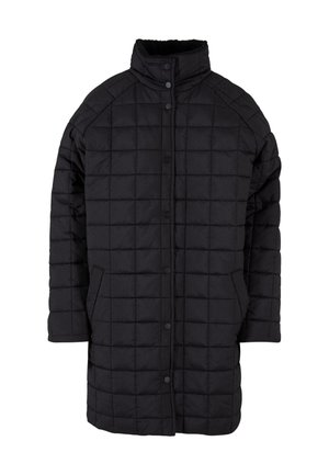 Svart quiltet kåpe med høy krage, snap-knapp lukking og frontlommer. Stoffet har en jevn tekstur med et rutenett-mønster.