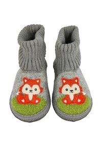 Gray felt slippers with knitted cuffs, featuring a red fox design on a green grassy patch. Soft texture and rounded shape for comfort.