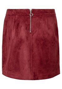 Bordowa zamszowa spódnica mini z zamkiem błyskawicznym z przodu, gładką fakturą i plisowanymi detalami dla dodatkowego stylu. Czyste krawędzie i brak kieszeni.