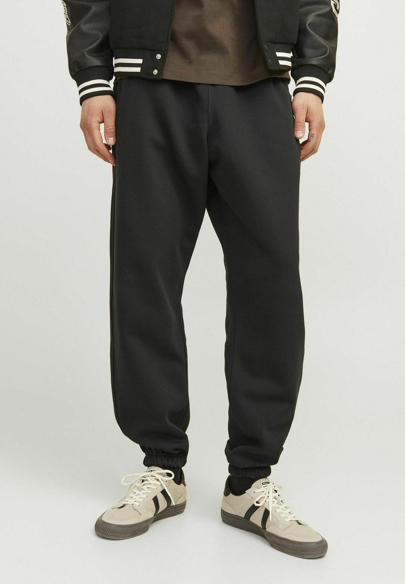 Jack & Jones MIT WEITEM BEIN FIT - Pantaloni sportivi - black