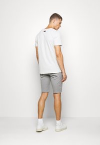 Lindbergh CLASSIC CHINO BELT - Calções - silver