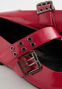 Next EYELET MARY JANE - Ballerina's met enkelbandjes - red