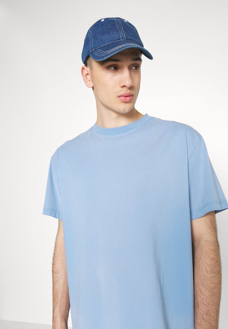 Damen T-Shirts | Weekday OVERSIZED SUNBLEACHED UNISEX T-Shirt print blue washed/blau - UH19901 Damen T-Shirts | Weekday OVERSIZED SUNBLEACHED UNISEX T-Shirt print blue washed/blau - UH19901