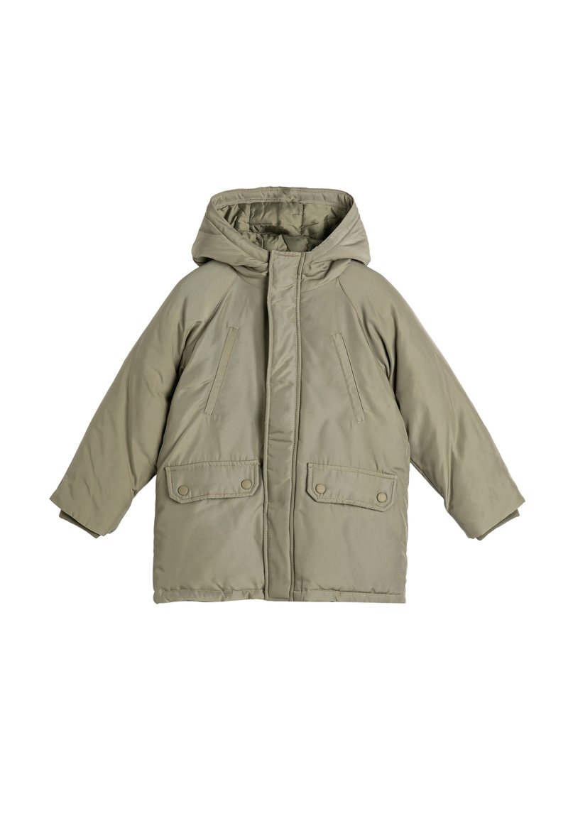 Groene gewatteerde jas met een capuchon, voorzien van twee voorzakken en een ritssluiting. Gemaakt van waterafstotend materiaal, met een gladde textuur.