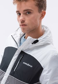 Ombre Allvädersjacka - dark grey
