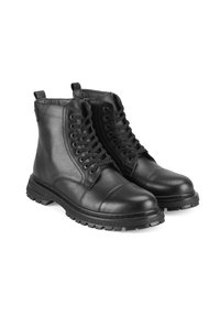 Zwarte leren enkelboots met een gladde afwerking, vetersluiting, gewatteerde kraag en een robuuste rubberen zool met een gestructureerd loopvlak.
