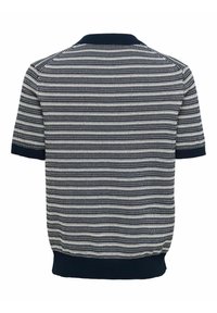 Polo en maille à manches courtes avec un motif à rayures horizontales bleu marine et blanches, col, poignets de manches et ceinture en bleu marine.