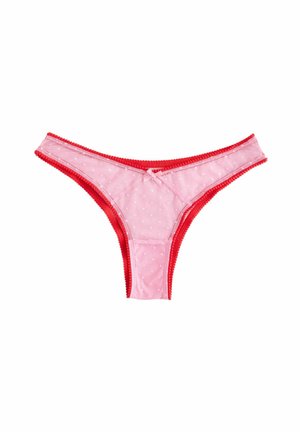 Rosa transparenter Polka-Dot-String mit roter Einfassung und einer kleinen rosa Schleife vorne in der Mitte auf weißem Hintergrund.