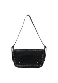 Borsa a spalla in pelle nera con dettagli di borchie lungo il bordo superiore, una tasca frontale piatta e una tracolla regolabile. Texture liscia.
