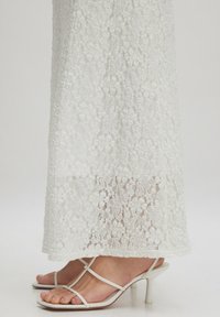 EDITED CATALINA - Maxi skirt - weiß