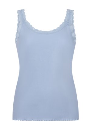Lichtblauw tanktop met ribbelstructuur, golvende kantafwerking op de schouderbanden en een aansluitende vorm met een gebogen zoom.