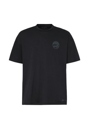 T-shirt nera a maniche corte con scollo rotondo e una piccola grafica circolare di montagna e sole sul petto, logo Vaude vicino all'orlo.