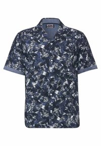 Camisa de manga corta en azul oscuro con un patrón abstracto texturizado en blanco. Presenta un cierre frontal de botones y puños en un tono parecido al denim que contrastan.