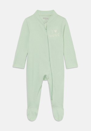 Miętowo-zielony, prążkowany kombinezon z długimi rękawami, z zakrytymi stópkami i zapięciem na zamek z przodu. Na klatce piersiowej wyszyte "I ❤️ HUGS".