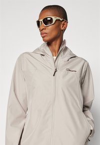Berghaus DELUGE PRO JACKET - Regnjakke - taupe