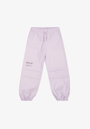Lavendel-Jogginghosen mit elastischem Bund und Bündchen, ausgestattet mit seitlichen Taschen und bedrucktem Text am linken Oberschenkel. Glatte Stoffoberfläche.