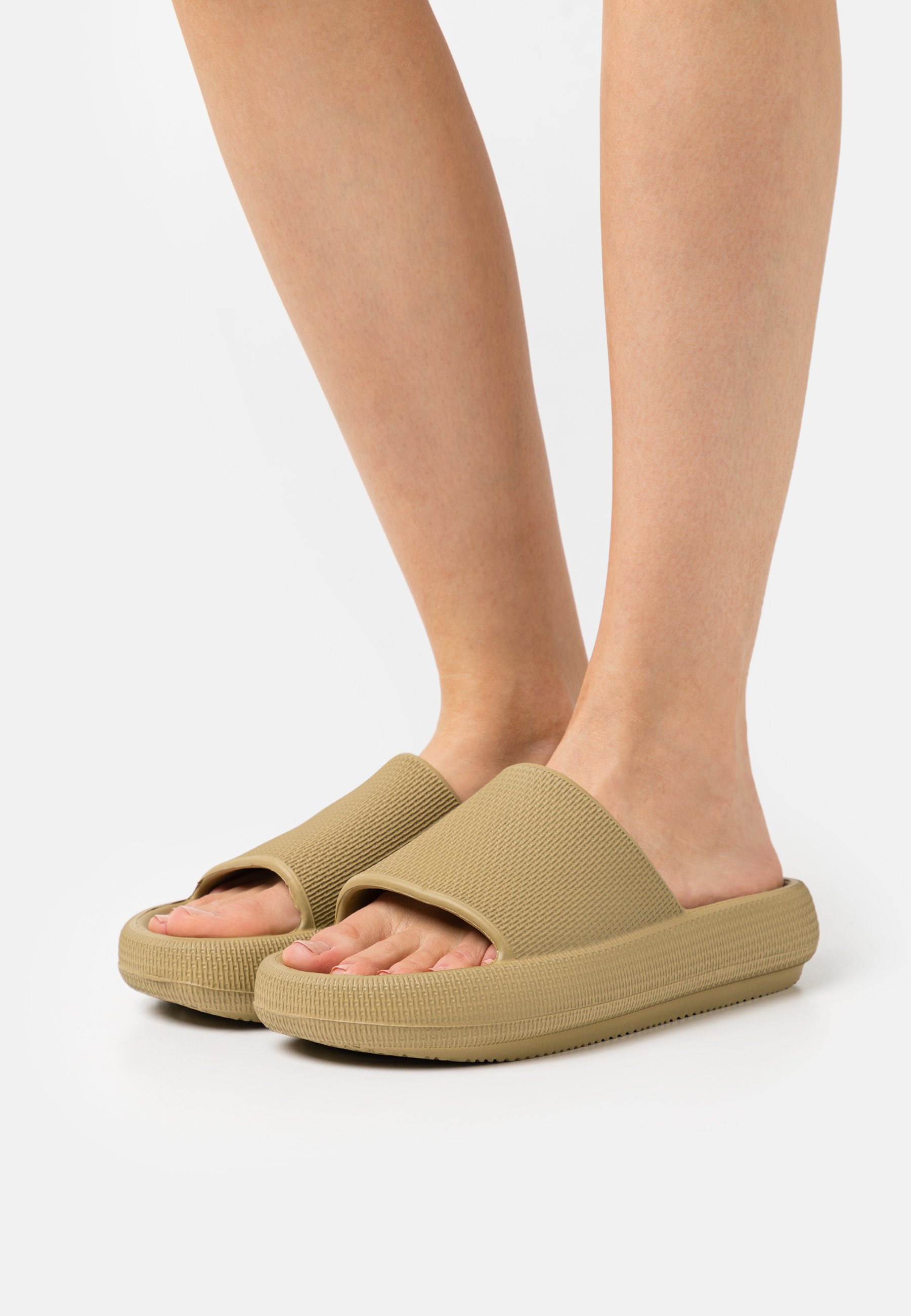 steve madden scuba