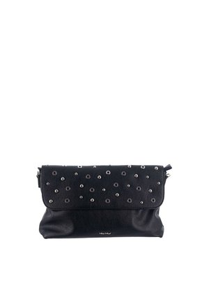 Borsa clutch in pelle nera con decorazioni in metallo argento sulla pattina e un piccolo logo al centro in basso.