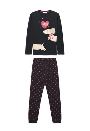 Top nero a maniche lunghe con due cani beige e cuore rosa con la scritta "Love you fur-ever,", abbinato a pantaloni neri coperti da piccoli cuori rosa.
