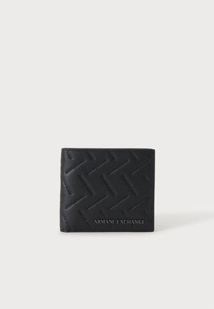 Portefeuille en cuir noir avec motif logo Armani Exchange embossé et texte argenté "Armani Exchange" à l'avant, présenté sur fond blanc.