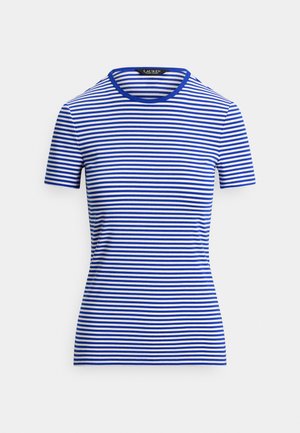 Sininen ja valkoinen vaakaraitainen lyhythihainen pyöreäkauluksinen paita, jossa on vartalonmyötäinen siluetti, yksivärisellä taustalla.