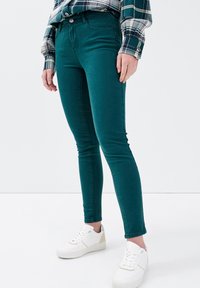 Cache Cache 5-POCKET - Jeans Skinny - vert foncé