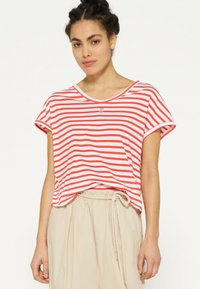 10DAYS STRIPES - Camiseta estampada - white poppy red
