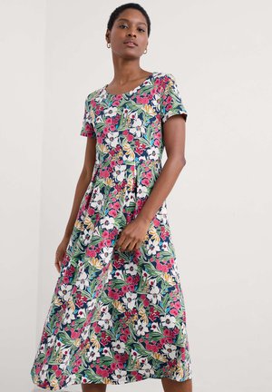 Blumendruckkleid mit kurzen Ärmeln, Rundhalsausschnitt und fließender A-Linien-Silhouette in lebhaften Farben auf dunklem Hintergrund.