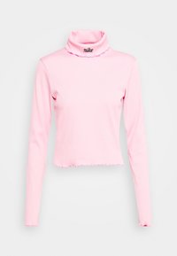 Ljust rosa långärmad ribbad crop top med hög hals och svart "nike"-logotyp broderad på kragen.