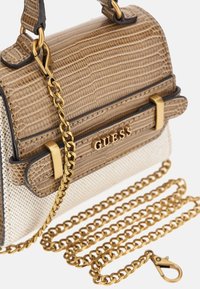 Guess MINI SESTRI EFFETTO COCCO - Rankinė - beige multi