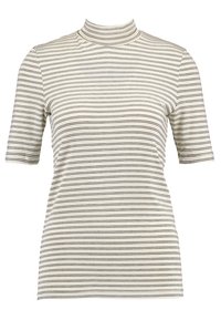 Top de cuello alto de manga corta a rayas en crema y negro. Tela suave, ajuste slim, con rayas horizontales y cuello de tortuga acanalado.