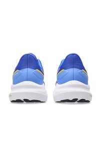 Baskets de course bleues avec tige en mesh et accents jaunes et blancs. Semelle intermédiaire blanche rembourrée et semelle extérieure noire texturée pour une meilleure traction.