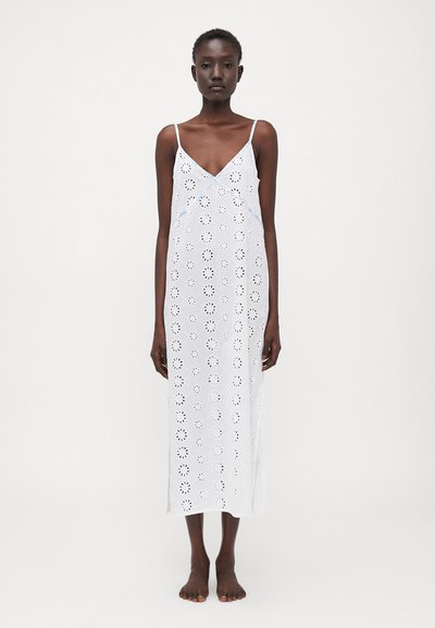 Desmond & Dempsey WOMENS SLIP NIGHTIE - Yöpaita - white