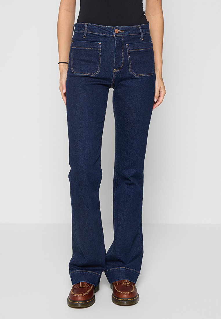 Wrangler Flared Jeans donkerblauw