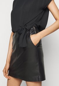 Patrizia Pepe Denní šaty - black