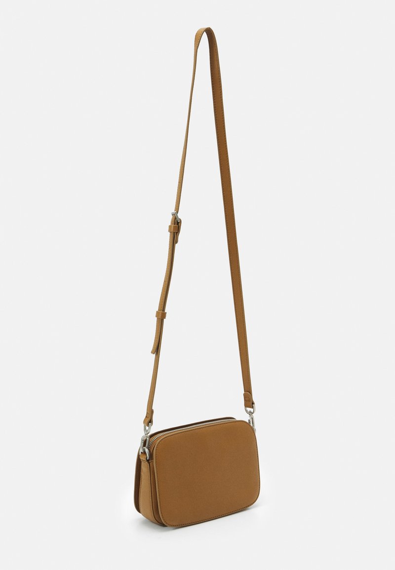 Liebeskind Berlin LUKA Sac bandoulière tiramisu/marron ZALANDO.FR