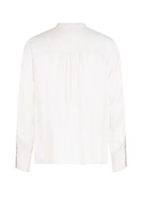 Weiße Bluse mit Kragen, langen Ärmeln und plissiertem Rückendesign. Hergestellt aus glattem Stoff mit leichter Textur.