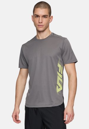 Grå T-shirt med kortærmer til sport med rund hals, prydet med et gult grafisk design på venstre side og en struktureret stof.