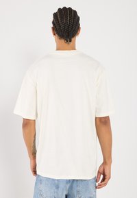 Thumbnail Image 5