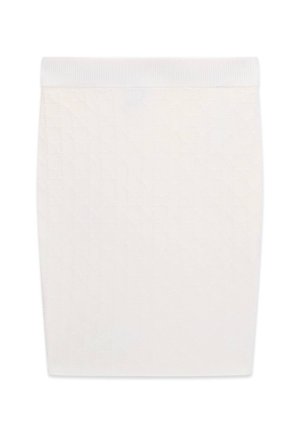 Witte gebreide kokerrok met geribde tailleband en subtiel textuurpatroon, knielengte en nauwsluitende stijl.