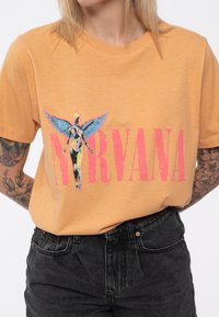 Paradiso Clothing NIRVANA UTERO  - Print T-shirt - orange