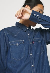 Levi's® BARSTOW WESTERN STANDARD - Camisa - lowdip denim rinse