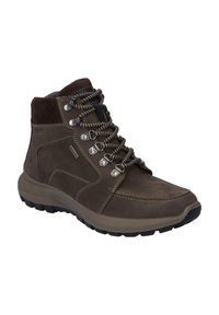 Bota de senderismo alta de ante y cuero marrón con cordones grises, ojales de metal y suela de goma negra. Incluye detalles de costura y un collar acolchado.