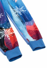 Felpa a maniche lunghe con stampe grafiche colorate di fiocchi di neve e personaggi su un tessuto morbido, rifinita con polsini a coste blu.