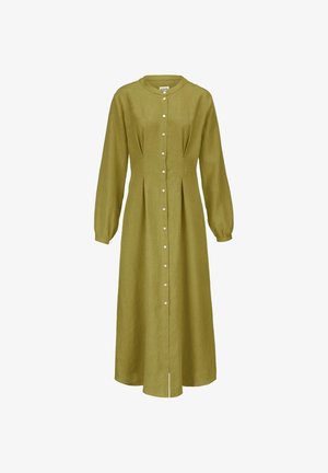Langes olivgrünes Kleid mit langen Ärmeln, rundem Ausschnitt, durchgehendem Knopfverschluss und taillierten Details.