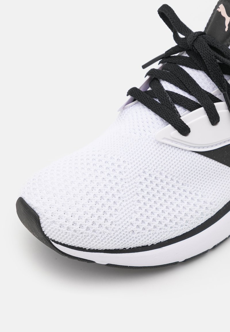 Damen Sportbekleidung | Puma FOREVER XT Trainingsschuh white/black/lotus/weiß - PG32069 Damen Sportbekleidung | Puma FOREVER XT Trainingsschuh white/black/lotus/weiß - PG32069